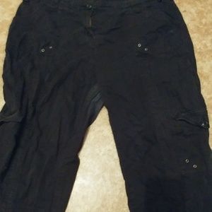 Black cargo capris